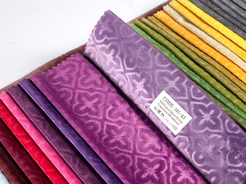 High-end farvet præget fløjlsstof til interiørdesign